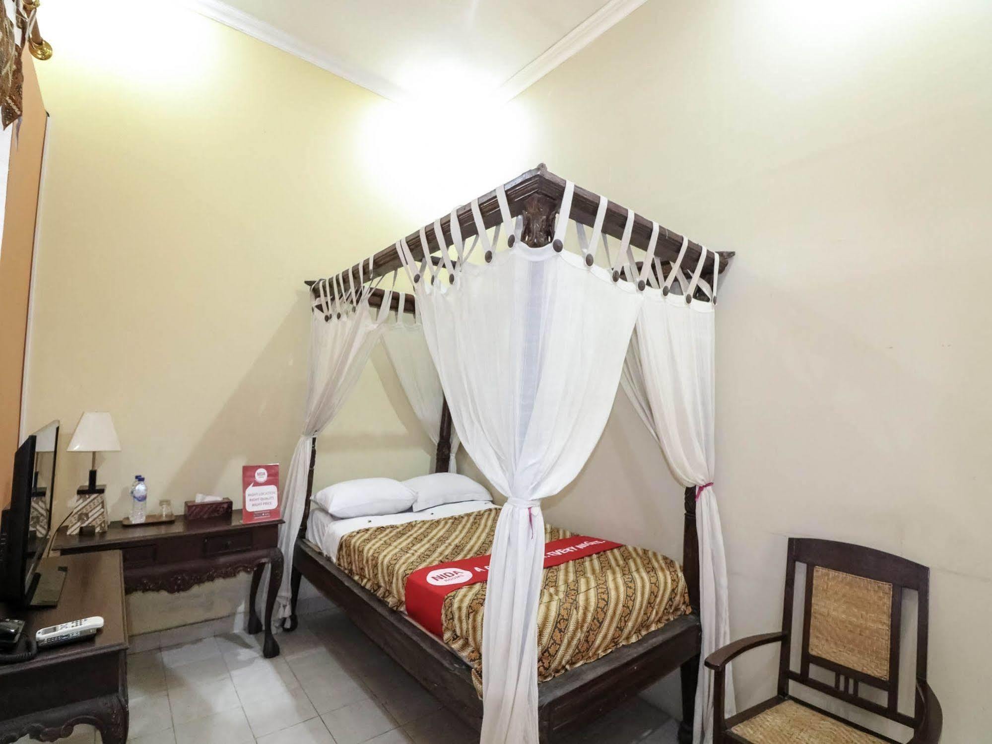 Oyo 326 Ndalem Padma Asri Residence Sleman  Exterior photo