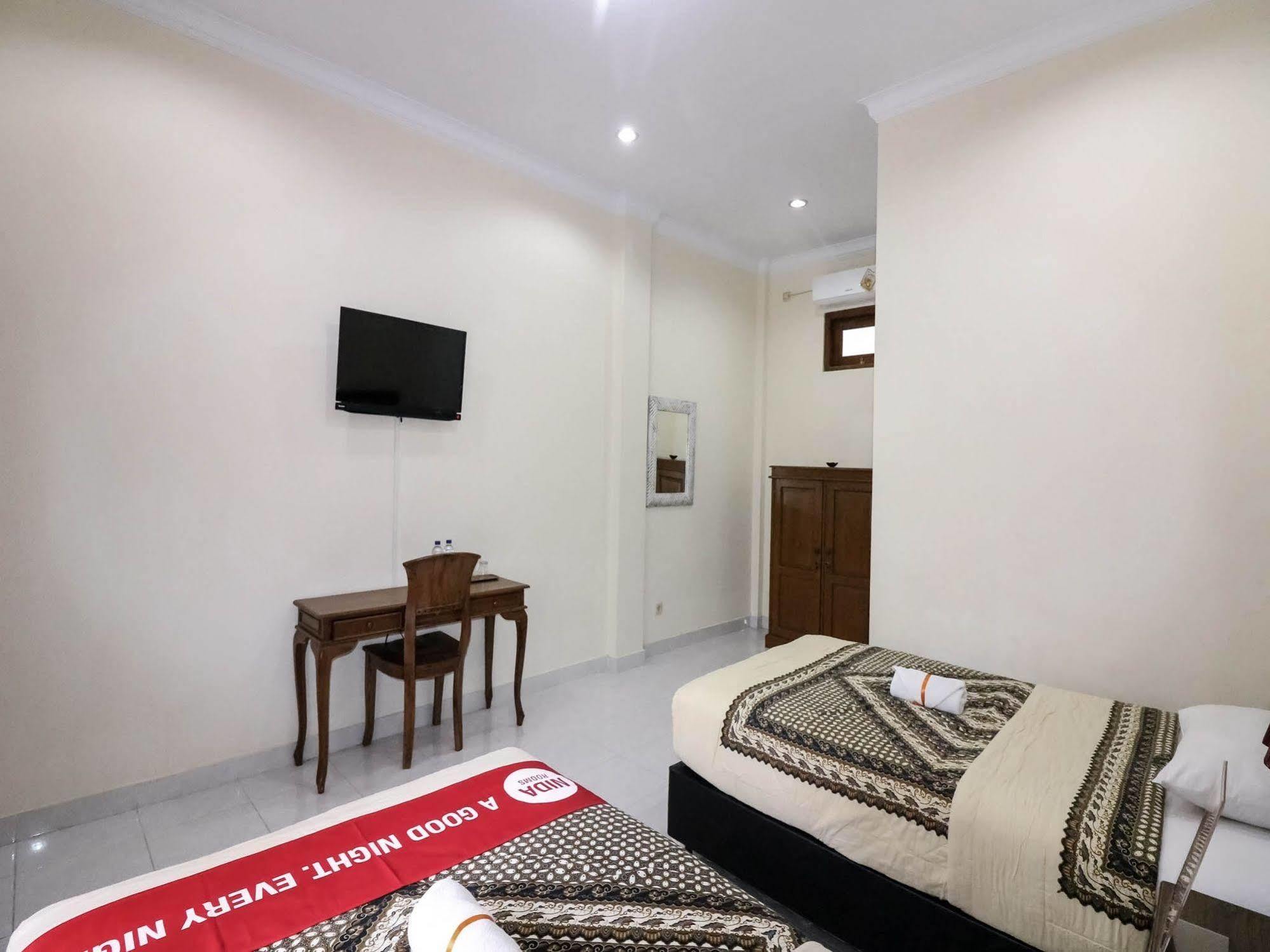 Oyo 326 Ndalem Padma Asri Residence Sleman  Exterior photo