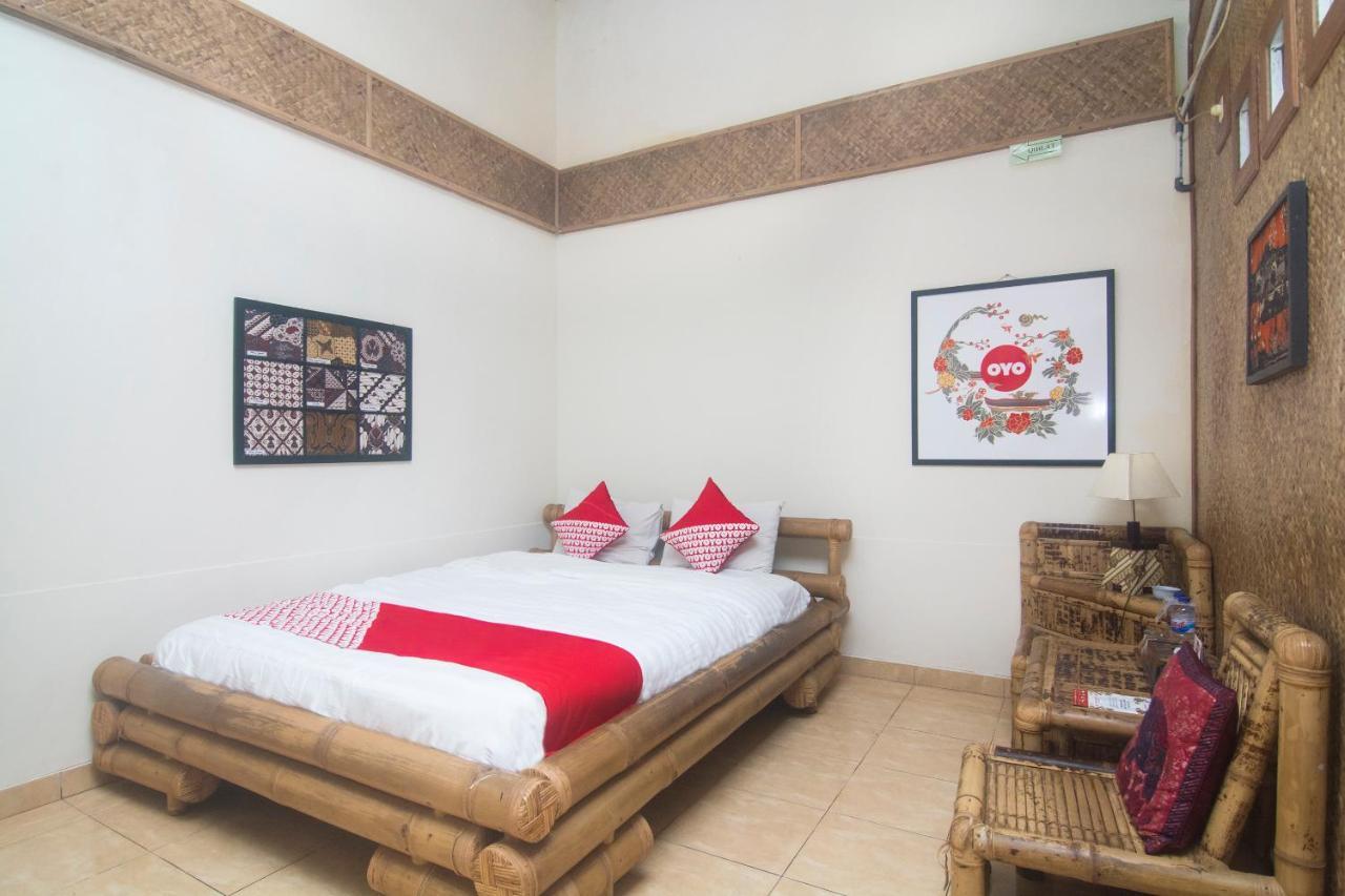 Oyo 326 Ndalem Padma Asri Residence Sleman  Exterior photo
